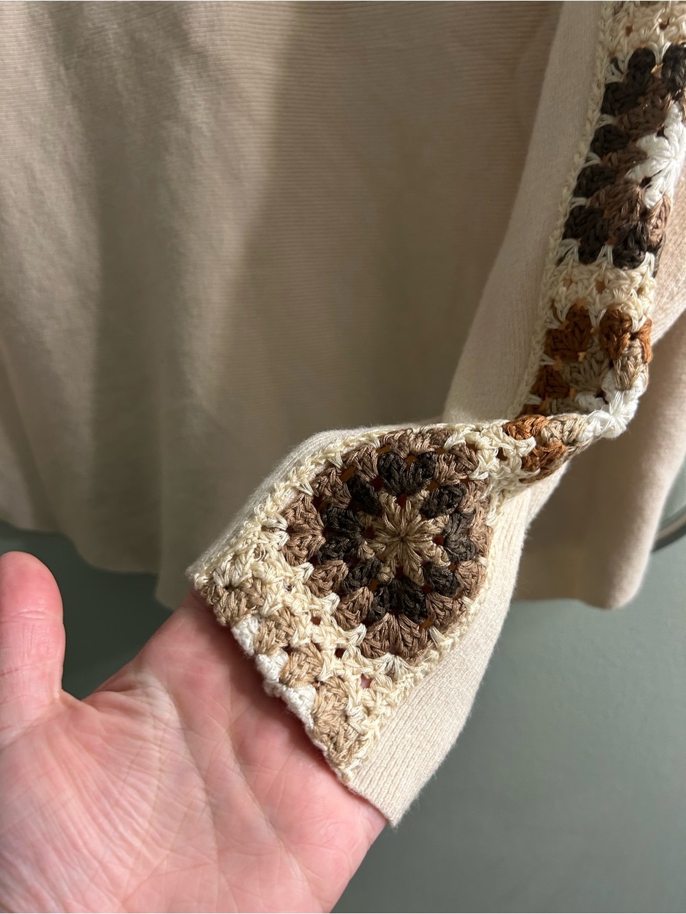Boho oversized crochet granny square sweater - Picture 4 of 5